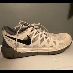 White Nike Free Run Sneakers Size 7